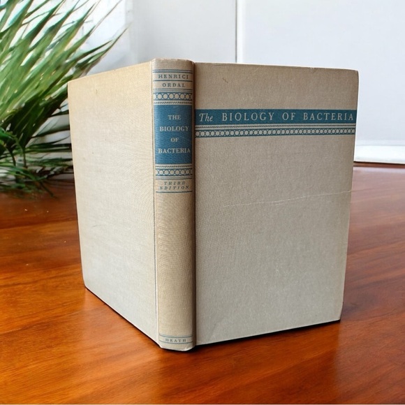 VINTAGE 1945 “The Biology of Bacteria” by Arthur T. Henrici - Hardcover - Picture 3 of 12